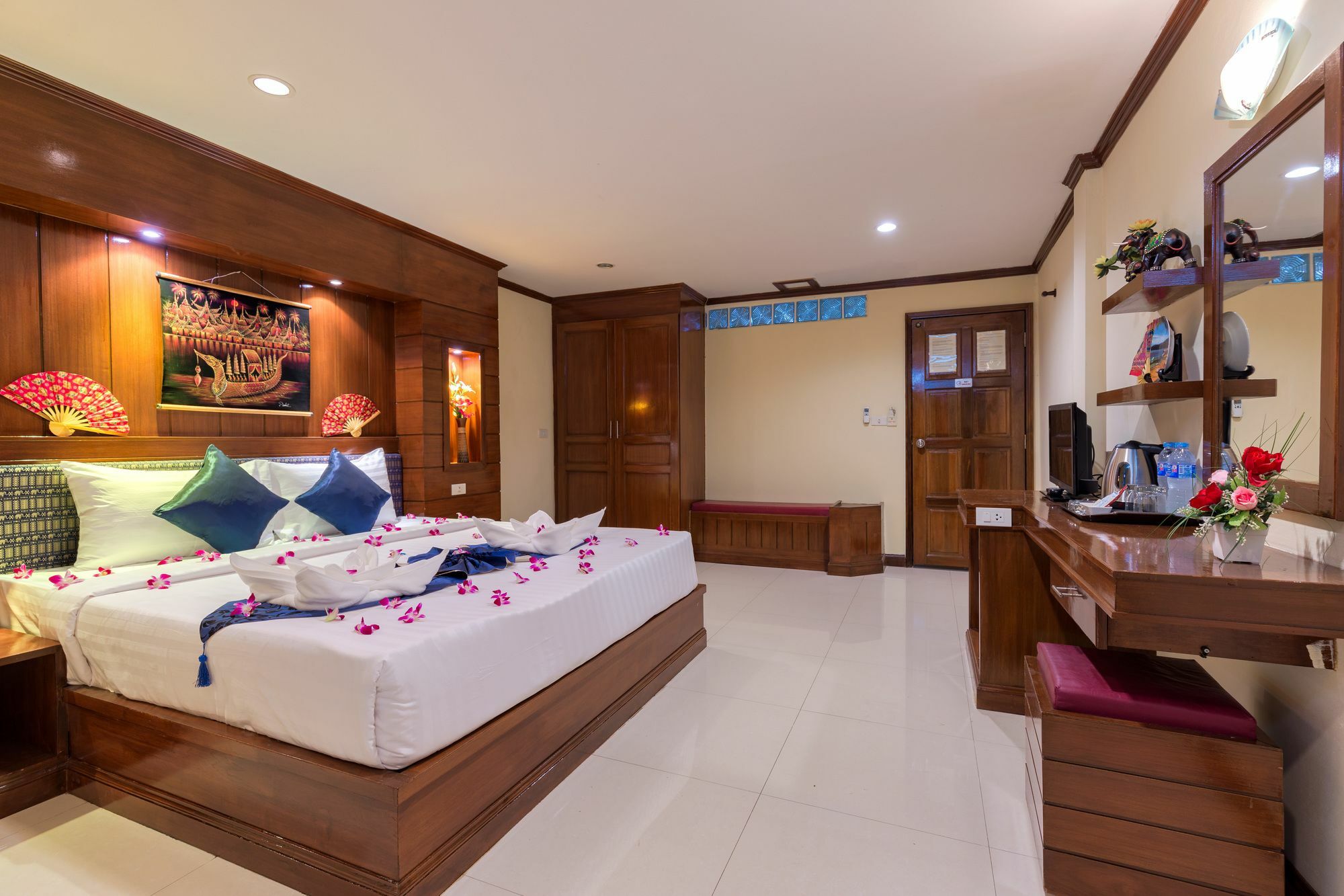 PR Patong Residence -SHA Eksteriør billede